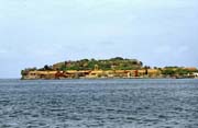 Arriving at Gor�e island (�le de Gor�e), Dakar area. Senegal.