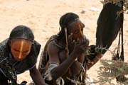 Men from nomadic Wodaab� tribe (also called Bororo) prepare themselves for Yaake dance. Cure Sal�e (Salt cure) festival at In-Gall town. Niger.