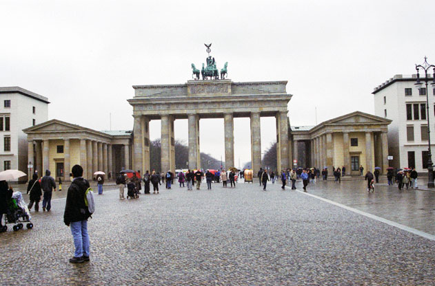 Branderburger Tor (Branderburg Gate). Berlin. Germany.