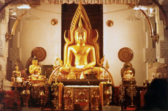 Dalada Maligawa (Temple of the Tooth), a temple which houses Sri Lanka's most important religious relic - the sacred tooth of Buddha. Kendy. Sri Lanka.