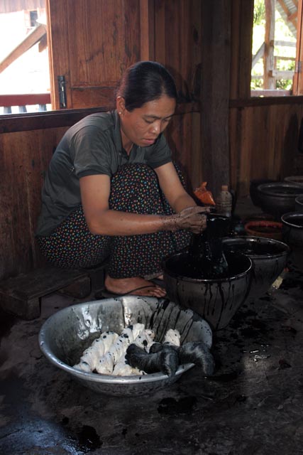 Traditional weaving factory, Inle Lake. Myanmar (Burma).
