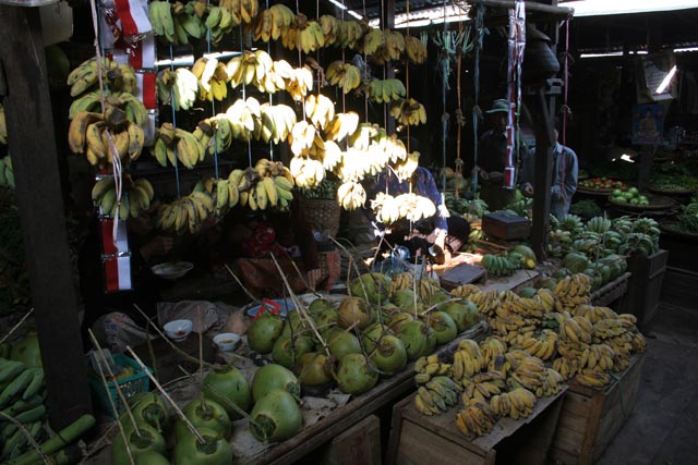 Market at Nyaung U. Myanmar (Burma).