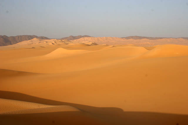 Arrakau - Sand dunes only. Sahara desert. Niger.