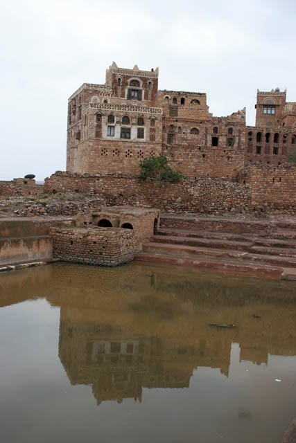 Mountain village (fortress) Kawkaban built on the top of Jebel Kawkaban mounatin (2800 meters). Yemen.