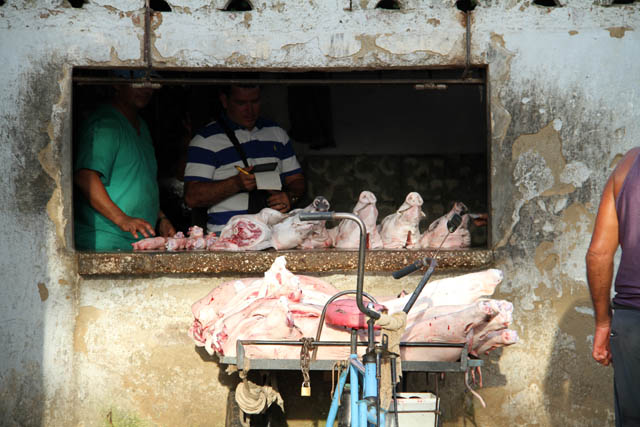 Morning market, Camaguey. Cuba.